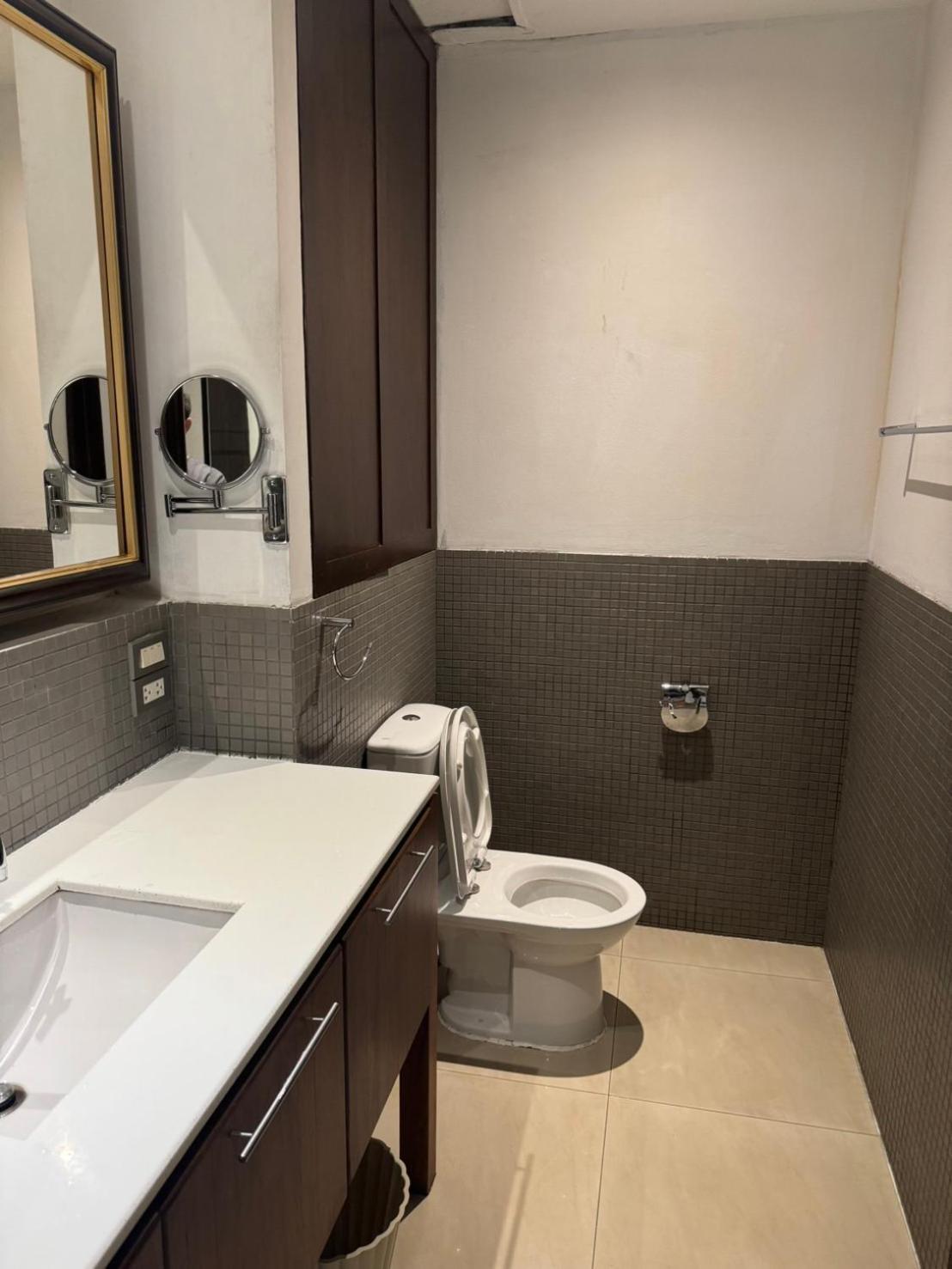 Wish Inn Silom - วิช อินน์ สีลม X Bangkok Exterior photo