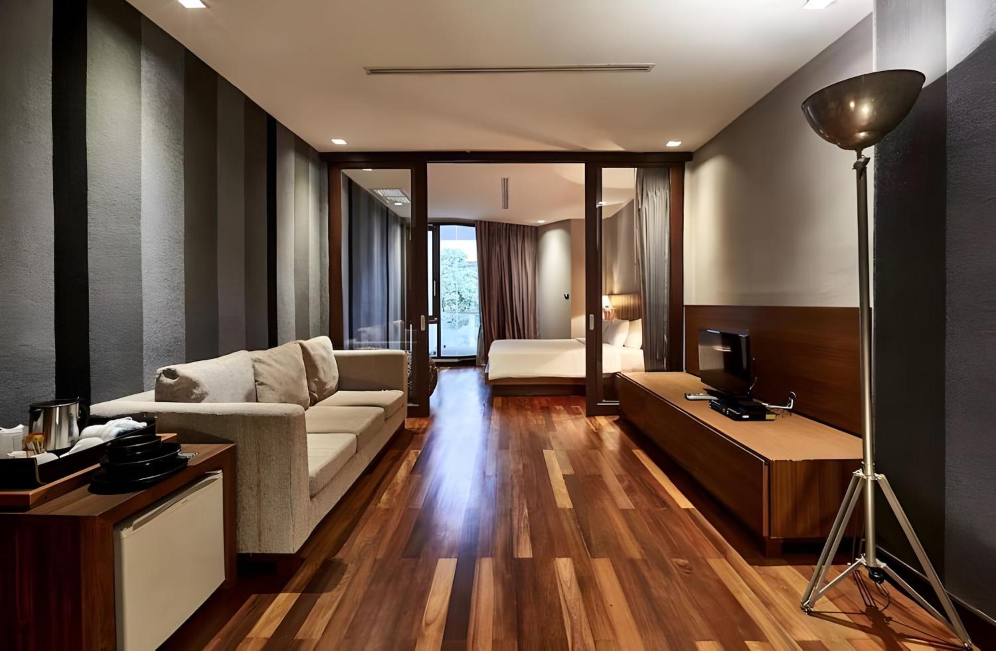 Wish Inn Silom - วิช อินน์ สีลม X Bangkok Exterior photo